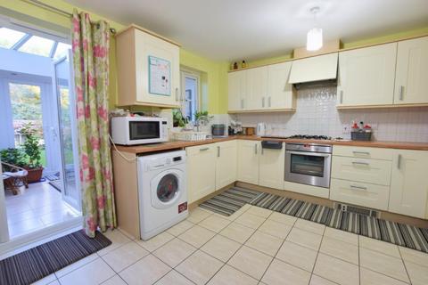 undefined, Monarch Drive, Reading RG2