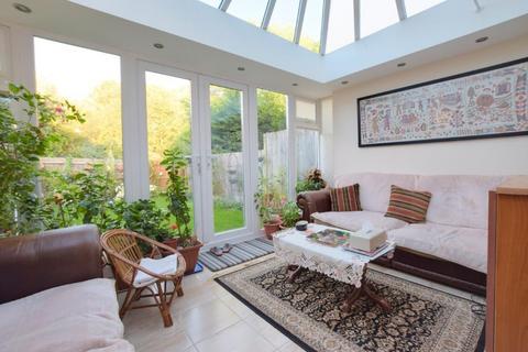 undefined, Monarch Drive, Reading RG2