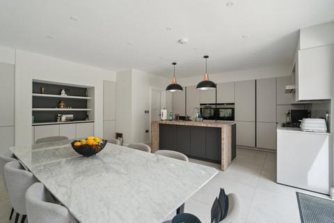 5 bedroom detached house for sale, Heathside Close, Northwood HA6