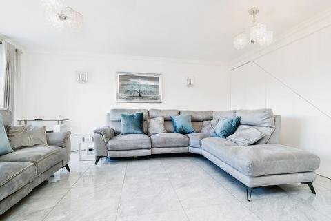 undefined, Neave Crescent, Romford, RM3