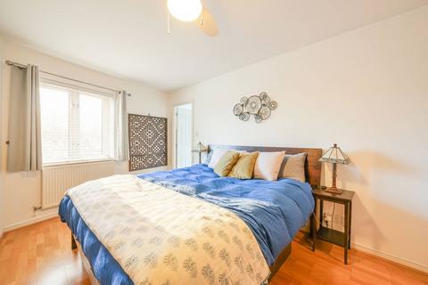 undefined, Thomas More Street, Wapping, London, E1W
