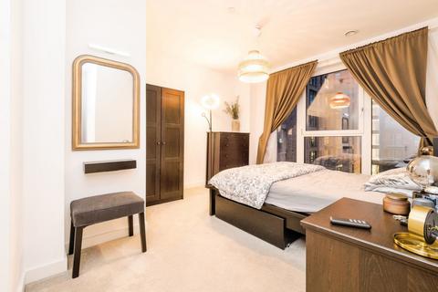 3 bedroom flat for sale, Thunderer Street, London, E13