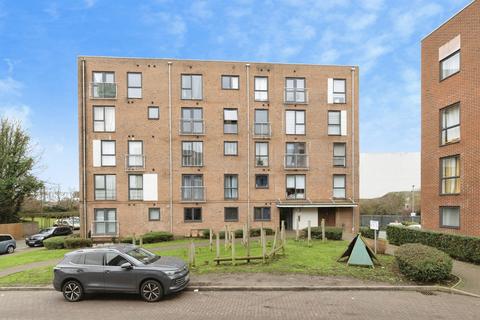 Draper Close, Grays, Essex, RM20