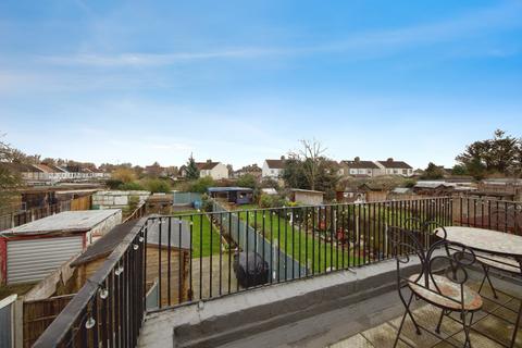 3 bedroom semi-detached house for sale, Dagenham Road, ROMFORD, Essex, RM7