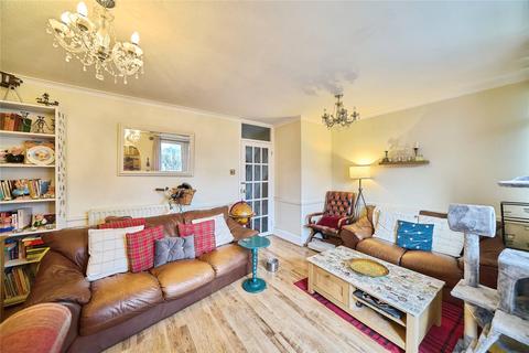 3 bedroom maisonette for sale, Gough Walk, London, E14