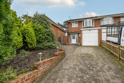 3 bedroom end of terrace house for sale, Kings Avenue, Bromley
