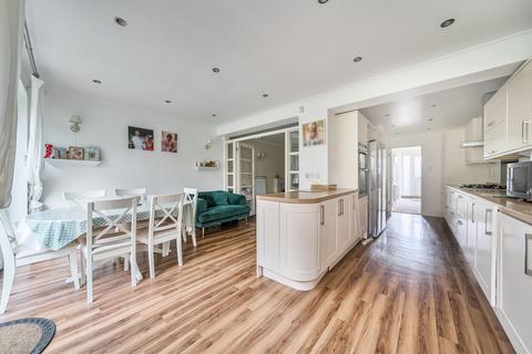 3 bedroom end of terrace house for sale, Kings Avenue, Bromley