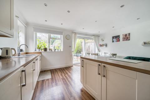 3 bedroom end of terrace house for sale, Kings Avenue, Bromley
