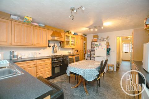 4 bedroom semi-detached house for sale, Dorley Dale, Carlton Colville, NR33