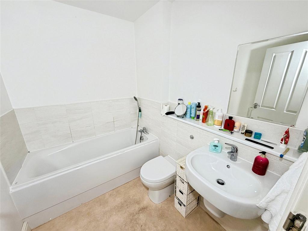 En-Suite Bathroom