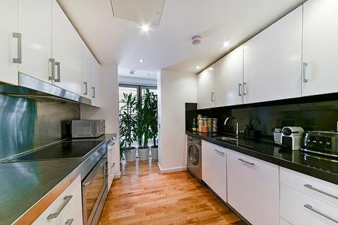undefined, New Providence Wharf, Fairmont Avenue,  London, E14