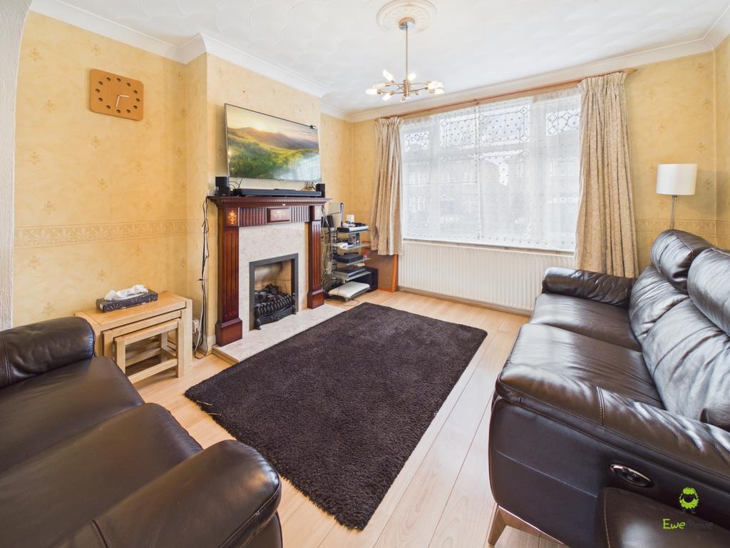 Presented by Clinton at Ewe Move Bexleyheath and Da