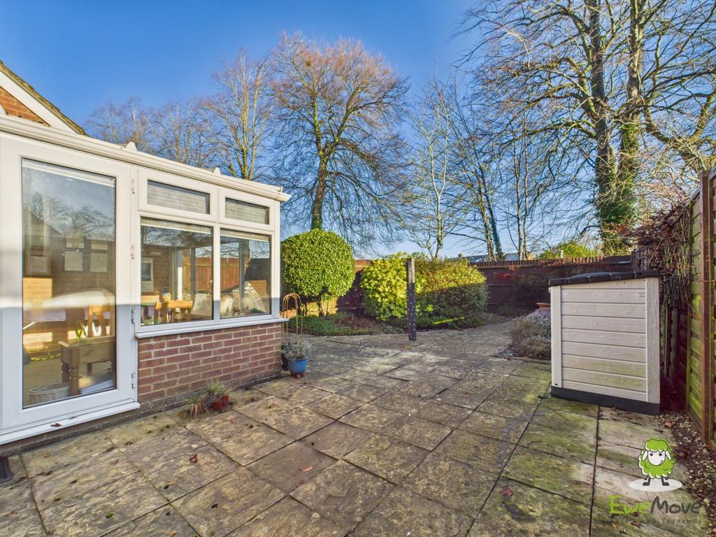 Ewe Move Estate Agents Basingstoke - St Thomas Clos