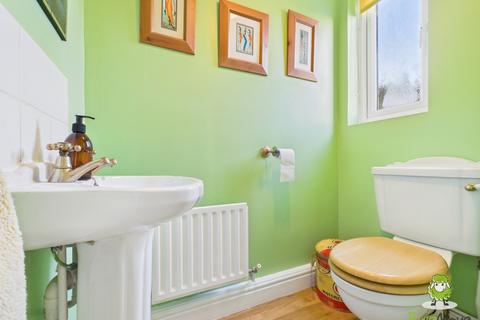 3 bedroom detached house for sale, St. Thomas Close, Basingstoke, Hampshire, RG21