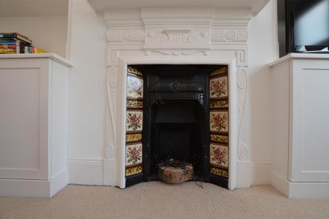 3 bedroom apartment to rent, Brookwood Road, London SW18