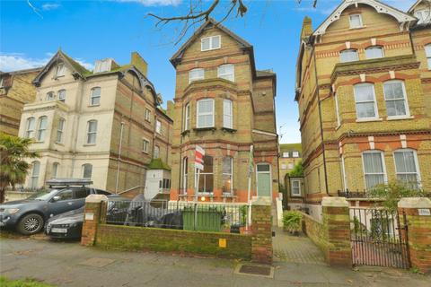 2 bedroom flat for sale, Earls Avenue, Folkestone, Kent, CT20