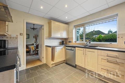 4 bedroom detached house for sale, Friars Avenue, Shenfield, CM15
