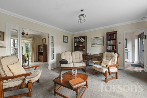 4 bedroom detached house for sale, Friars Avenue, Shenfield, CM15