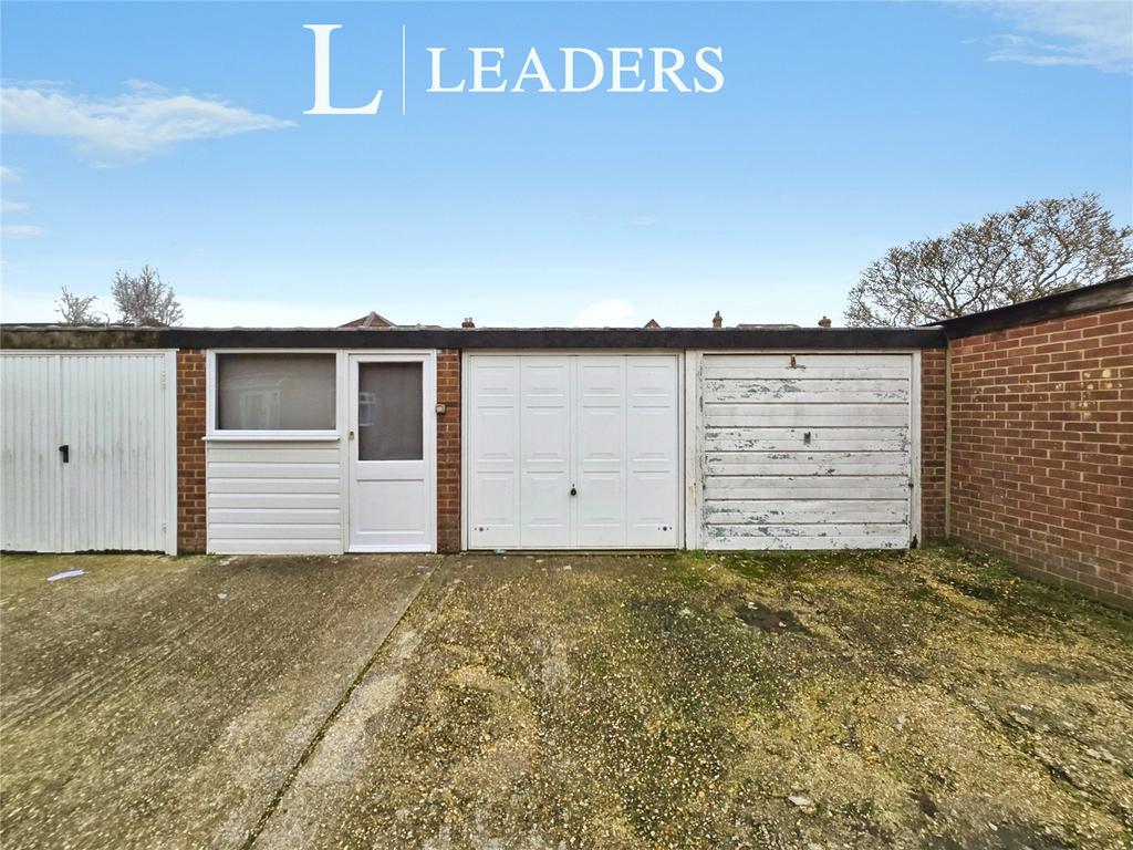 3 Garages