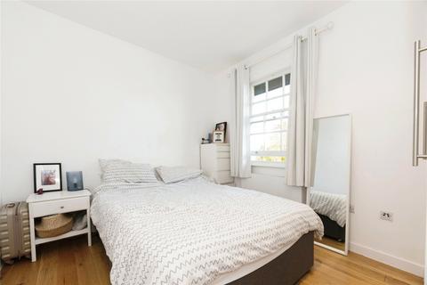 2 bedroom flat for sale, High Street, Esher, Surrey, KT10