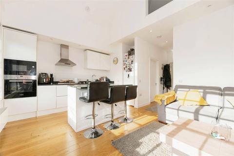 2 bedroom flat for sale, High Street, Esher, Surrey, KT10