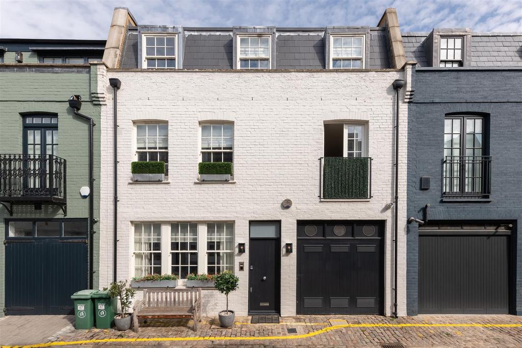 Detached house exterior, garage