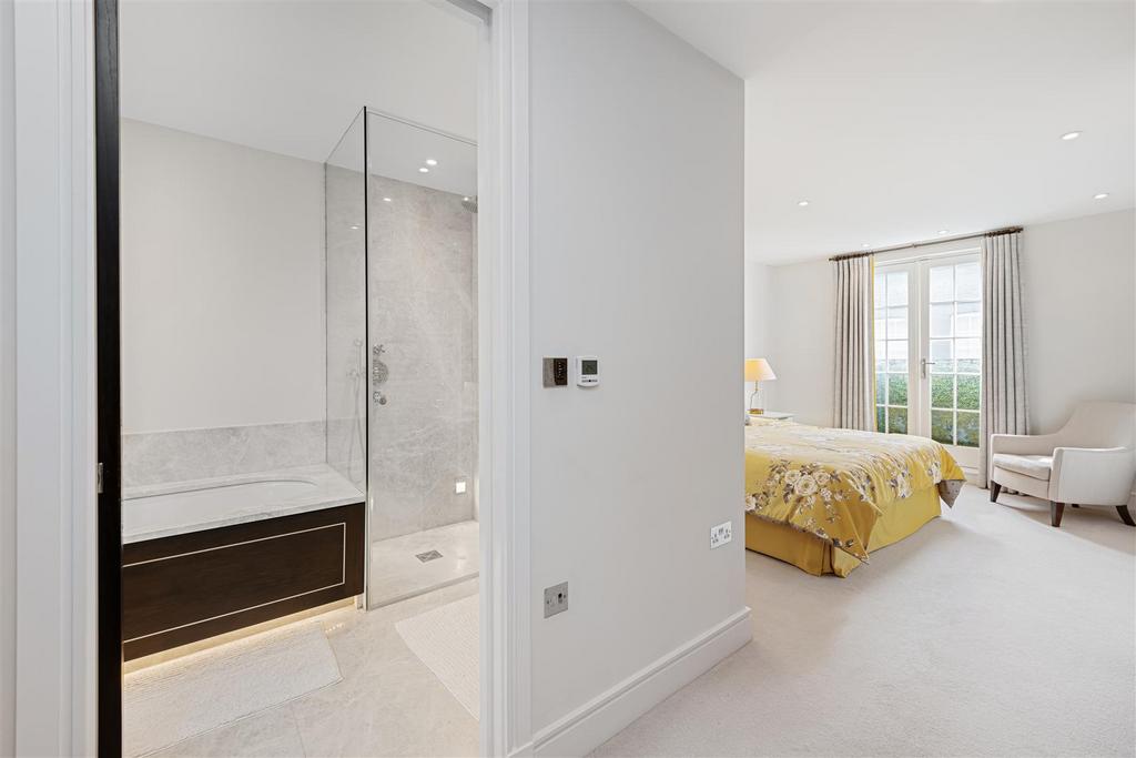 En suite bedroom, en suite