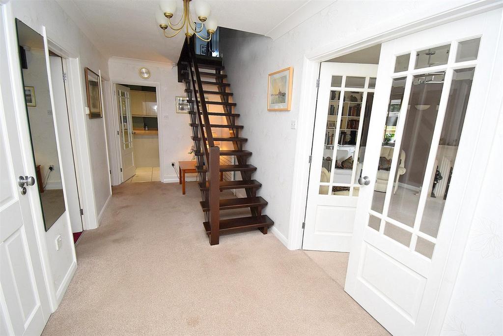 Entrance hall.jpg
