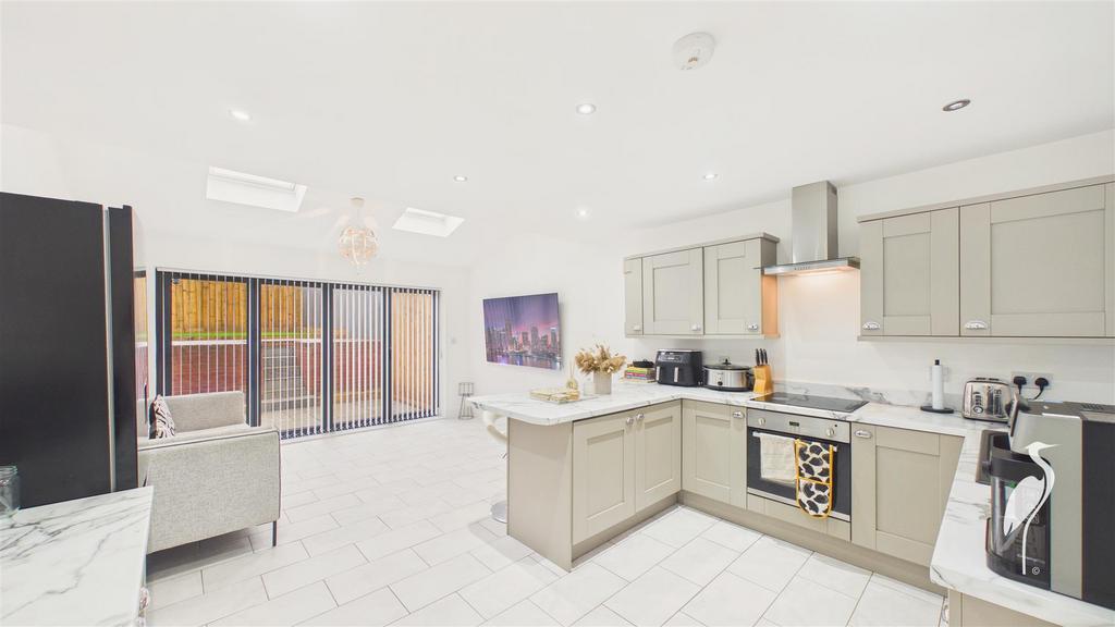 Kitchen/Living Area