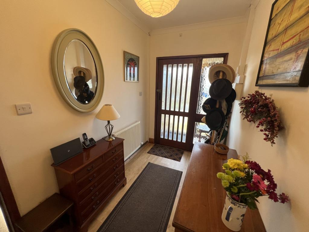 Entrance Hall/Passageway