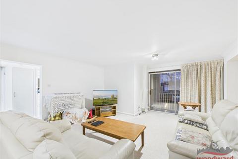 2 bedroom flat for sale, Roxborough Park, Harrow