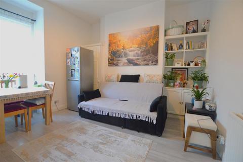 1 bedroom flat for sale, Upton Park Slough Berkshire