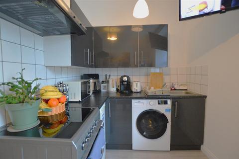 1 bedroom flat for sale, Upton Park Slough Berkshire