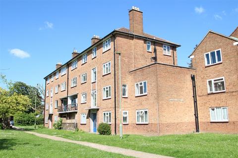 2 bedroom apartment to rent, Green Avenue, Mill Hill, NW7