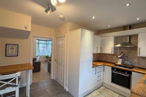 2 bedroom terraced house to rent, Todmorden Road, Littleborough