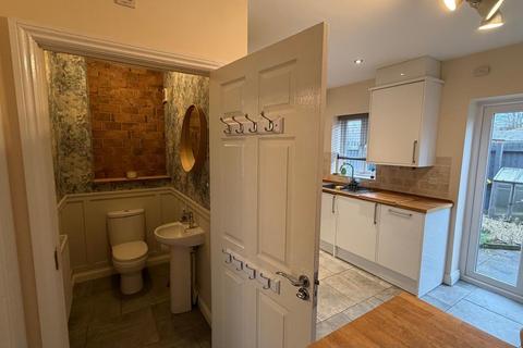 2 bedroom terraced house to rent, Todmorden Road, Littleborough