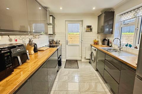 3 bedroom detached house for sale, Willowside, Woodley, Reading