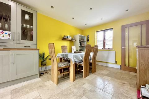 undefined, Chessgrove Lane, Longhope GL17