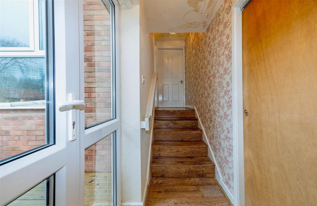 Downstairs landing 1 STPP3790-20260210-Dx O Deep PRI
