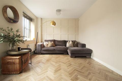 3 bedroom semi-detached house for sale, Applewood, Buntingford
