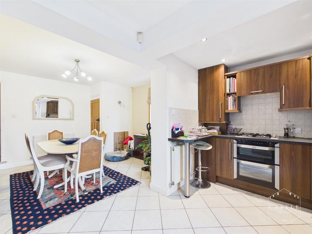 Dining kitchen