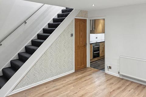 2 bedroom semi-detached house to rent, Chedworth Drive, Widnes, WA8 4SB