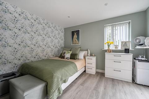 3 bedroom semi-detached house for sale, Reeves Way, Wokingham, Berkshire