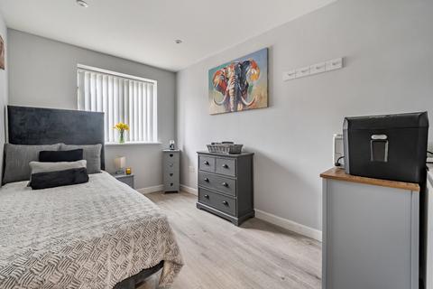 3 bedroom semi-detached house for sale, Reeves Way, Wokingham, Berkshire