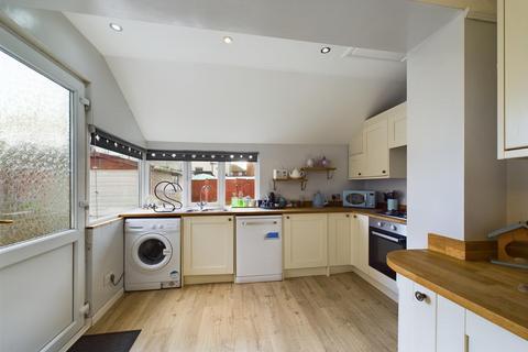 3 bedroom detached house for sale, Lamplugh Lane, Bridlington