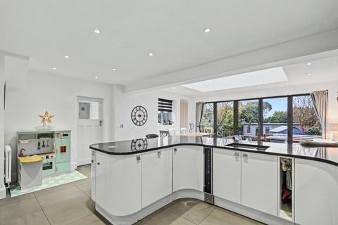 undefined, Gloucester Avenue, Chelmsford CM2