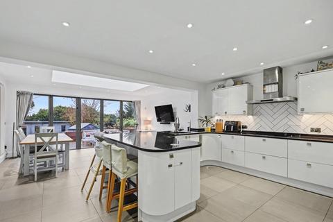 undefined, Gloucester Avenue, Chelmsford CM2