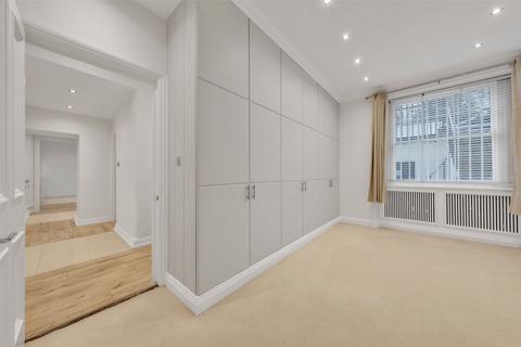 2 bedroom flat to rent, Queen's Gate Gardens, London, SW7