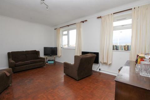 1 bedroom flat for sale, Croydon Road, Wallington SM6