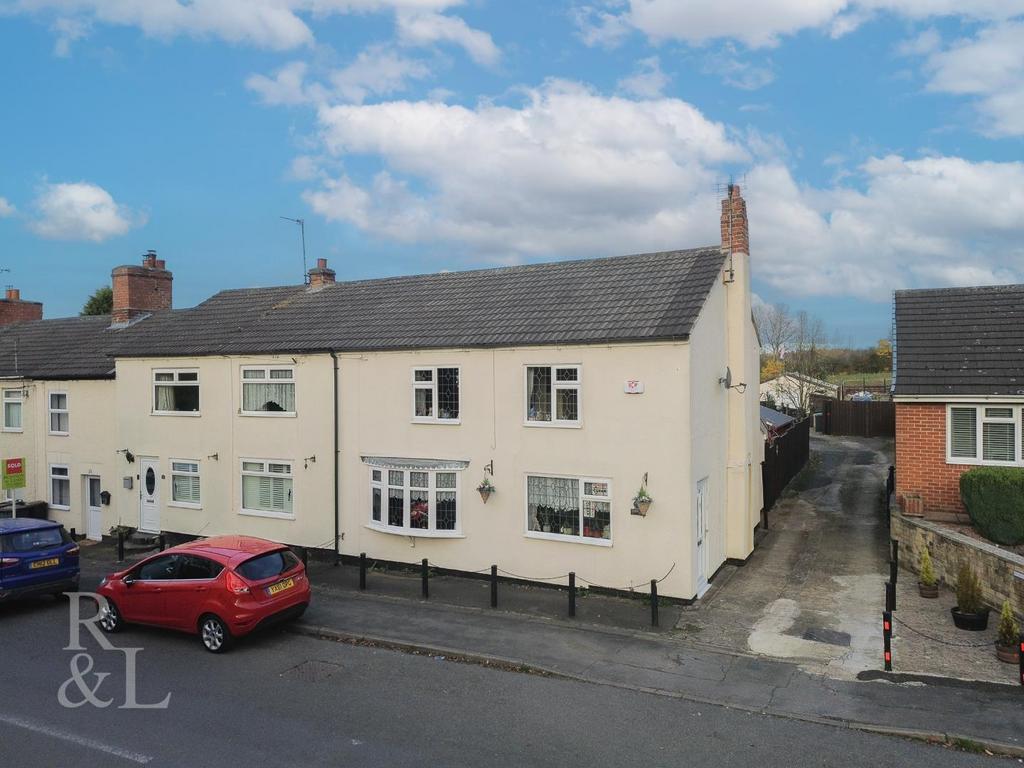 Moira Close (24).png